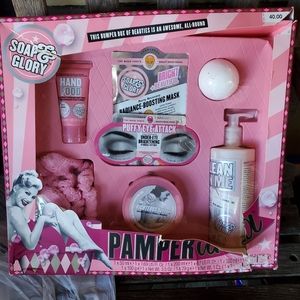 Soap and Glory Pamperama Kit